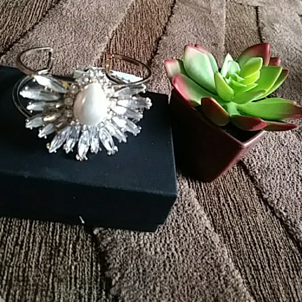 Gold Zirconia & Pearl Bracelet